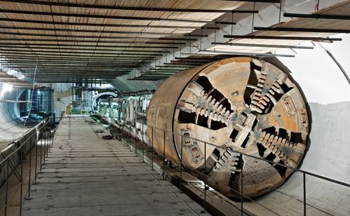 跨地铁运营隧道的地下空间施工组合技术研究丨Engineering